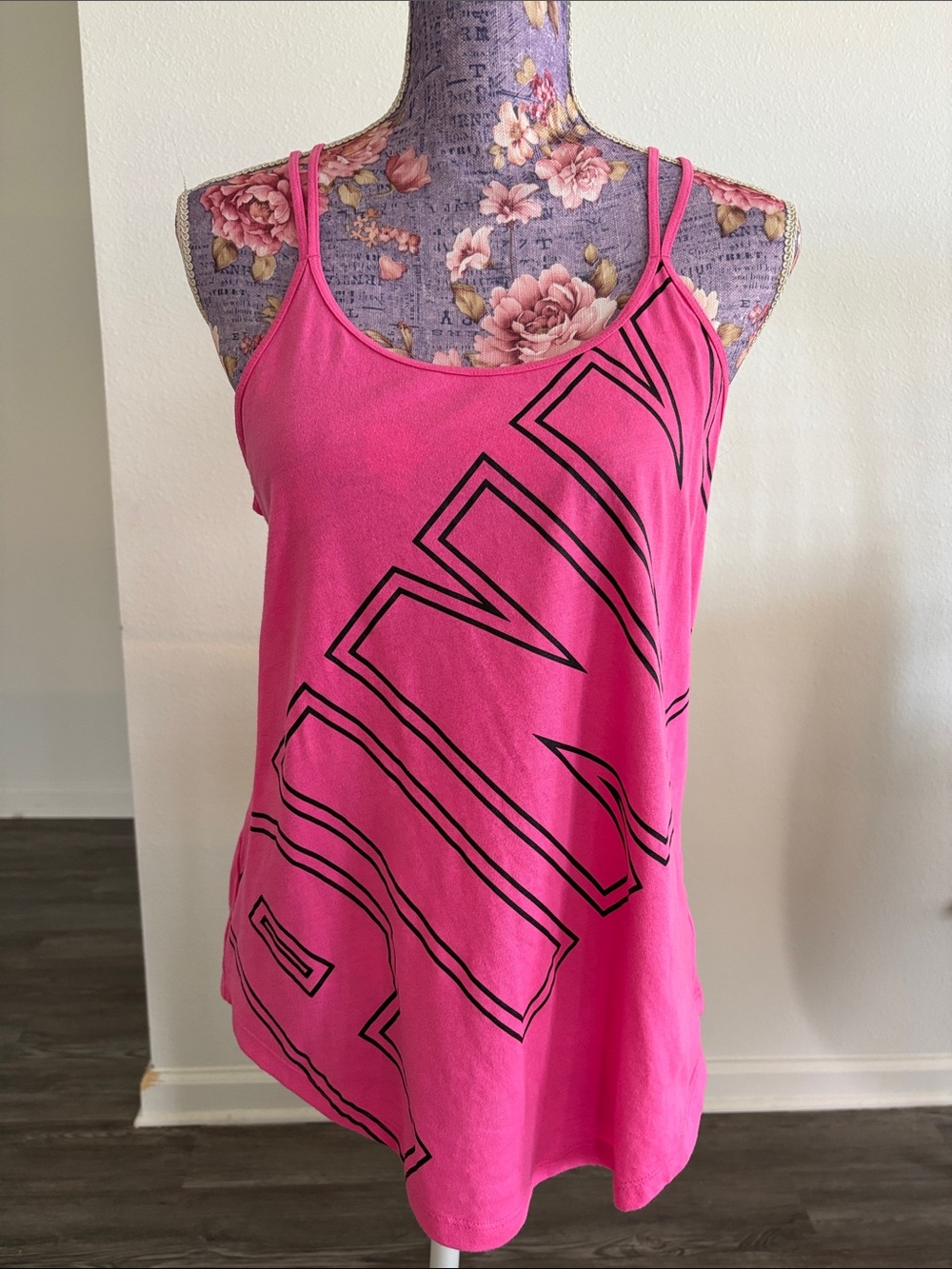 Women’s Pink Victoria’s Secret Graphic Strappy Tank Top